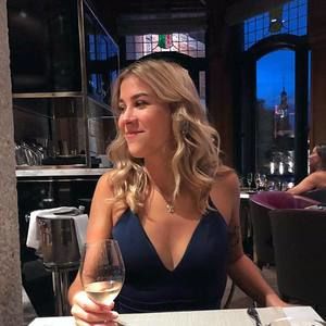 Meet your Posher, Janique